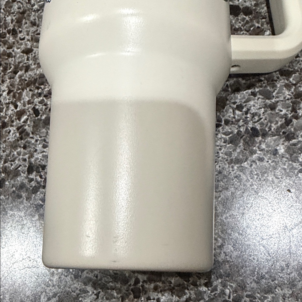 Stanley 40 oz Quencher – Cream Floral Artist Edition (2022, Glynn Rosenberg) - Picture 11 of 16